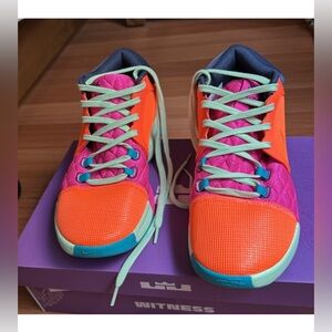 Nike Lebron James Witness 8 Sneakers | Size 10